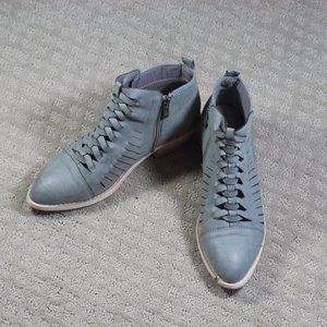 Mi iM Size 7 Light Blue 2.75" Stacked Heel Bootie